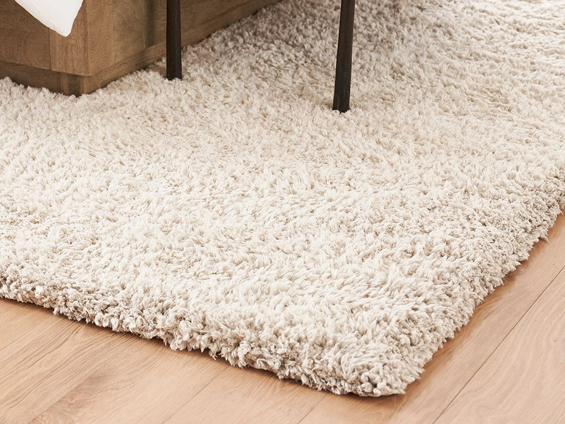 Shag Rug are generally not suitable for families with pets